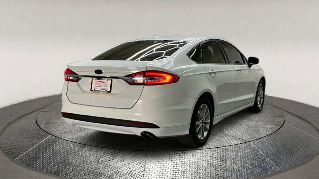 Used 2020 Ford Fusion SE image 8