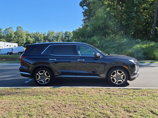 Used 2023 Hyundai Palisade Limited AWD/4WD image 14
