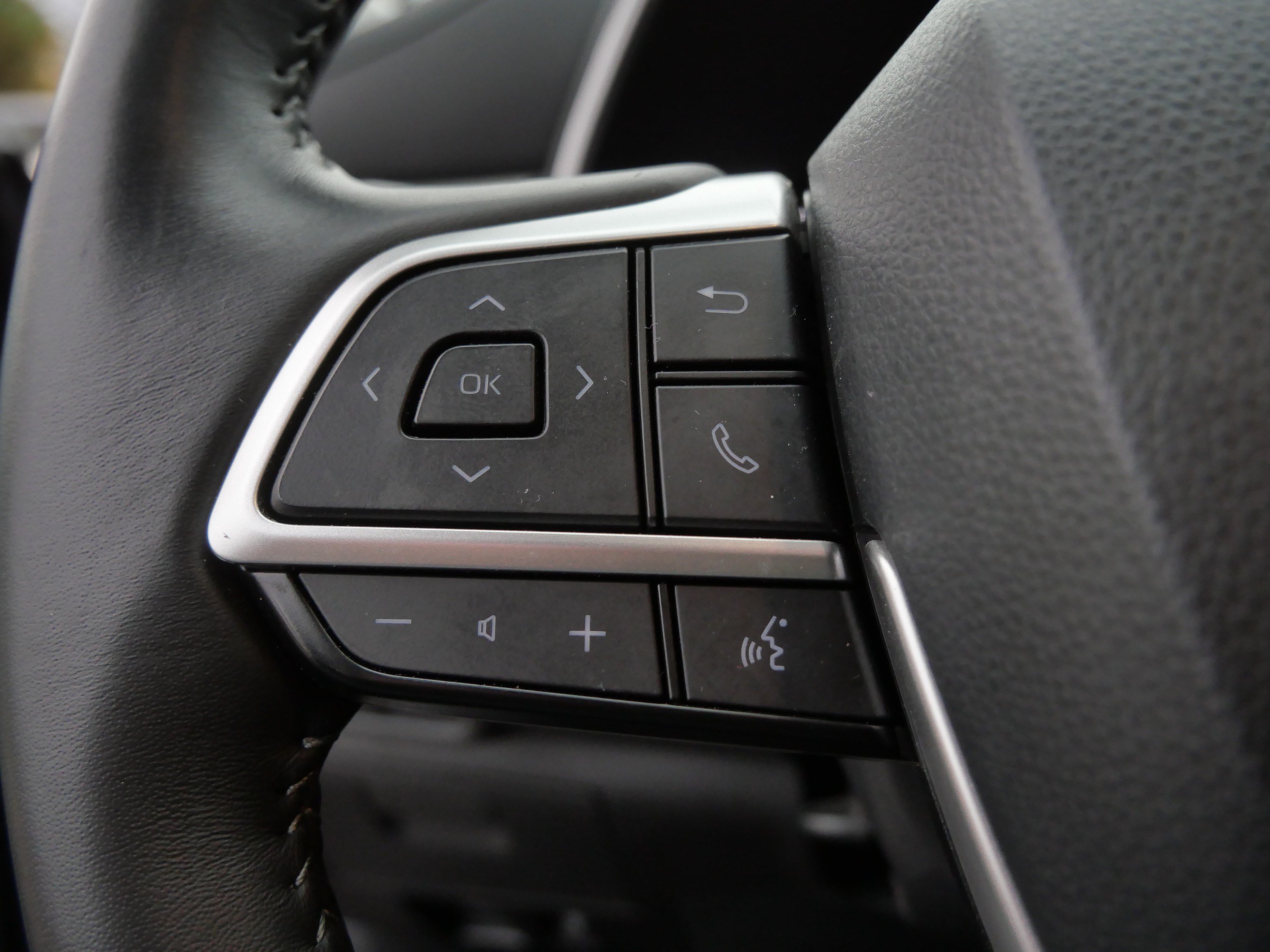 Used 2025 Toyota Highlander XLE AWD/4WD image 28