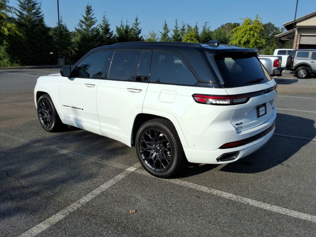 Used 2025 Jeep Grand Cherokee Summit AWD/4WD image 7