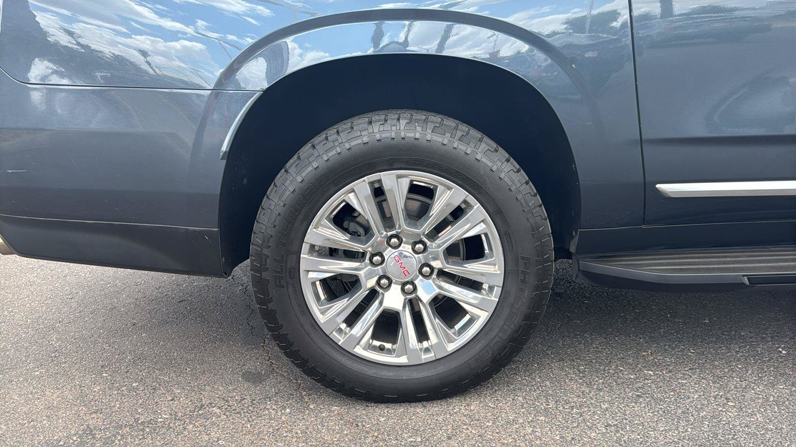 Used 2021 GMC Yukon XL Denali AWD/4WD image 10