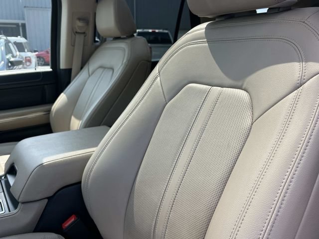 Used 2023 Ford Expedition Limited AWD/4WD image 35