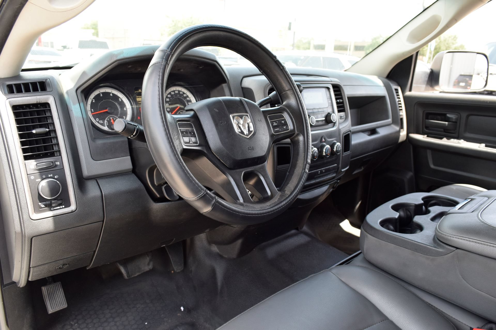 Used 2017 RAM 3500 Tradesman RWD image 13