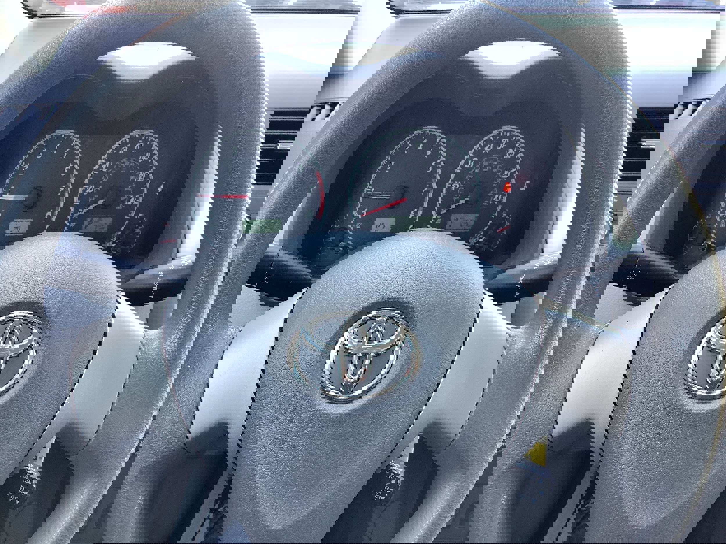 Used 2010 Toyota Corolla LE image 18