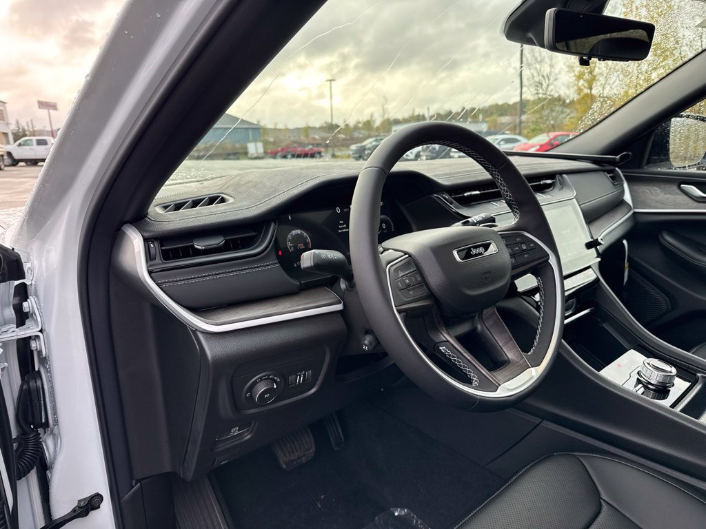 New 2027 Jeep Grand Cherokee L Limited AWD/4WD image 29