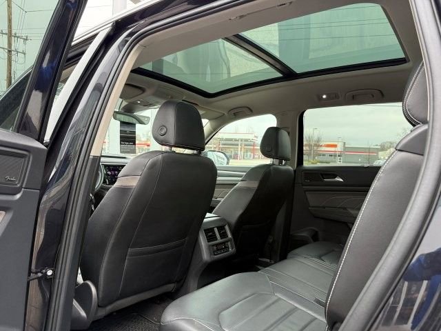 Used 2022 Volkswagen Atlas SEL Premium image 15