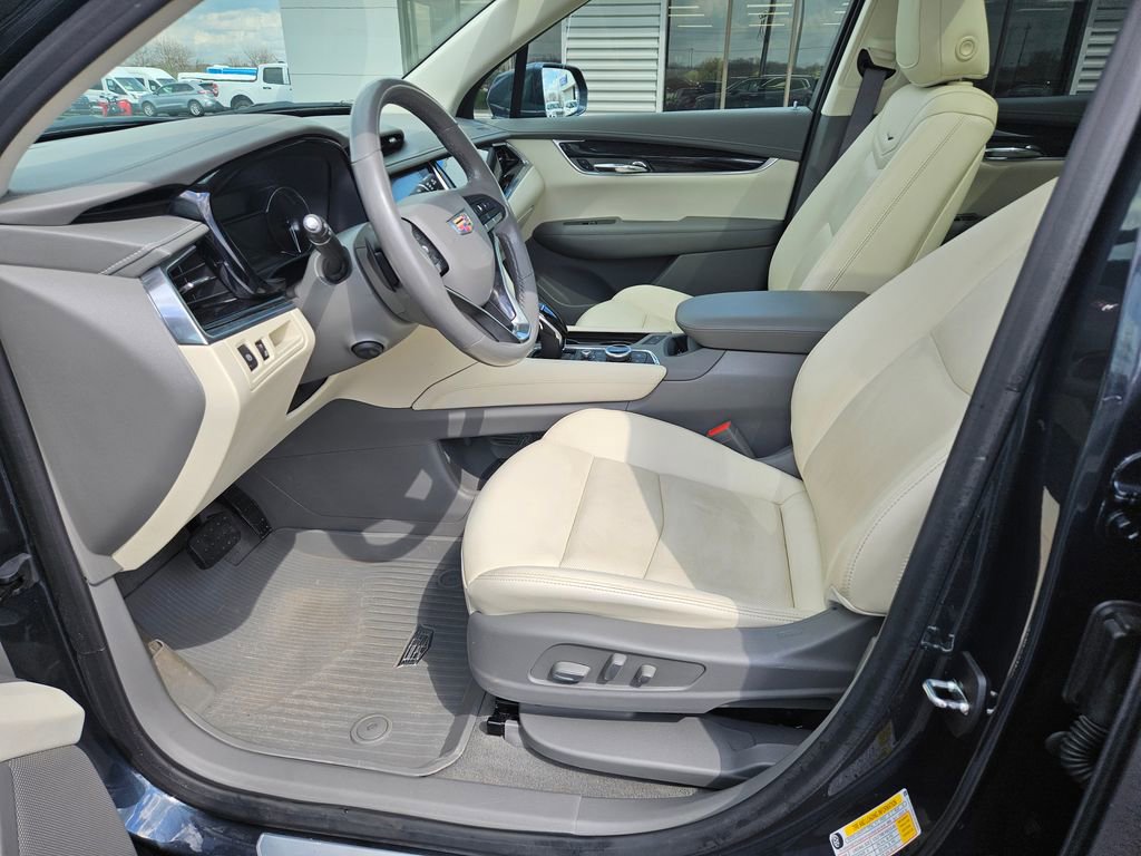 Used 2020 Cadillac XT6 Premium Luxury w/ LPO, Floor Liner Package image 14