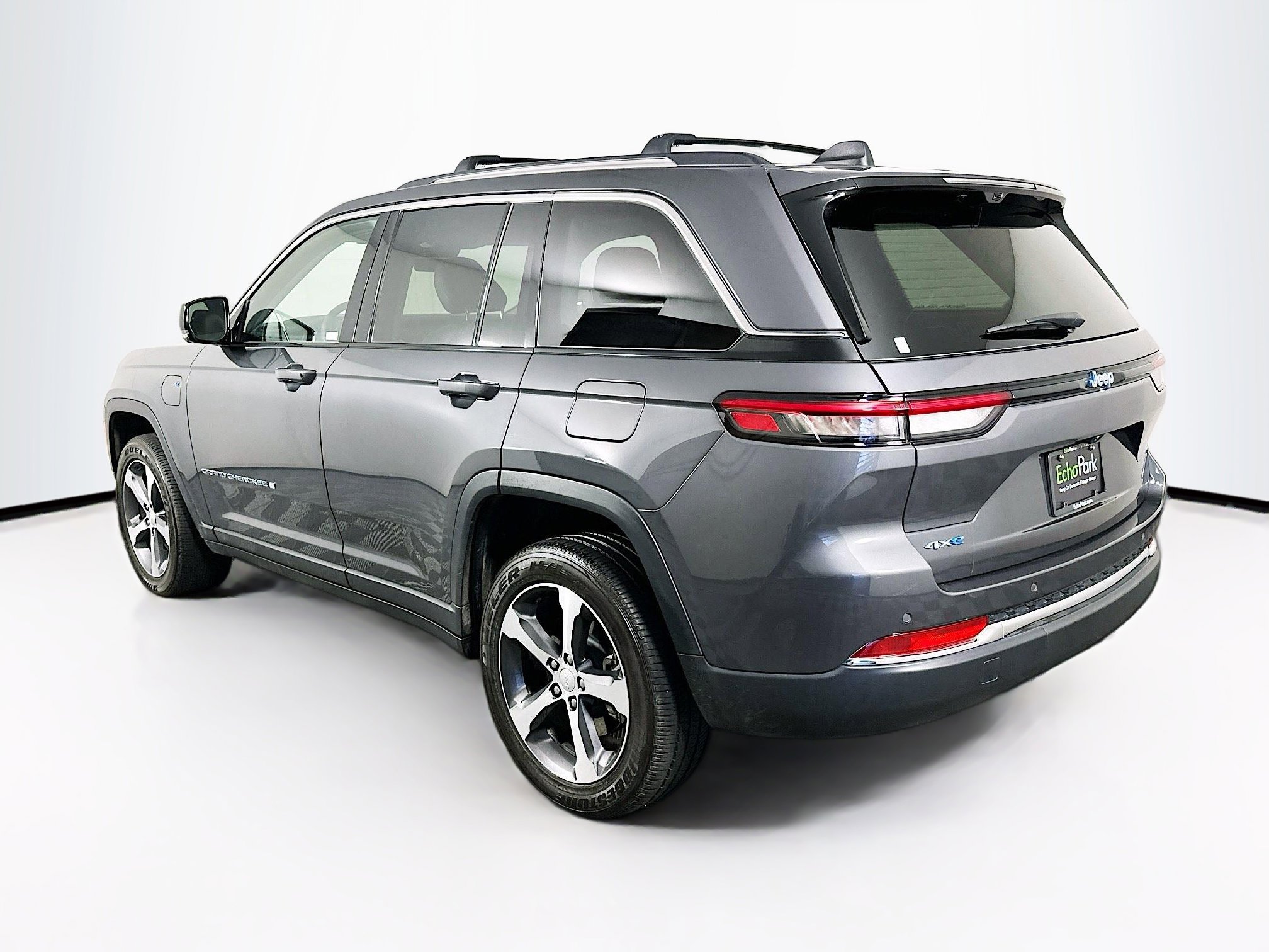 Used 2023 Jeep Grand Cherokee 4WD 4xe w/ Luxury Tech Group II image 5