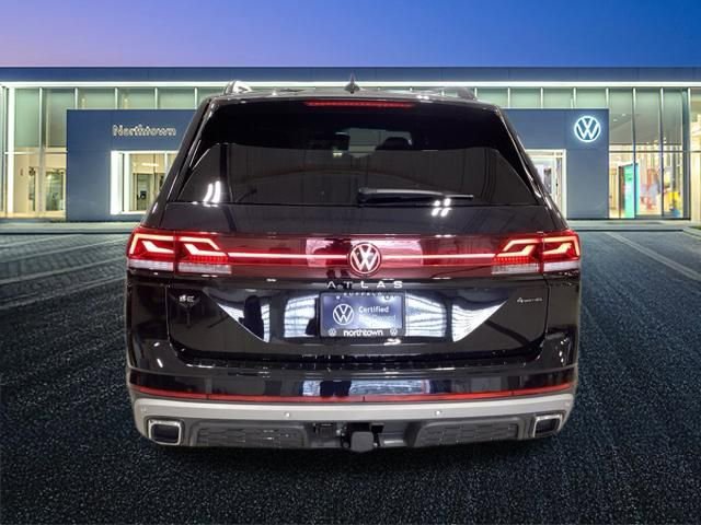 Certified 2025 Volkswagen Atlas Peak Edition SE AWD/4WD image 5