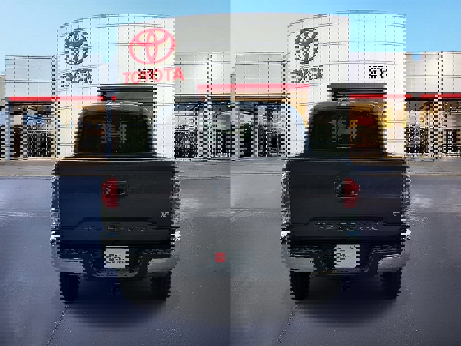 Used 2020 Toyota Tacoma TRD Off-Road image 6