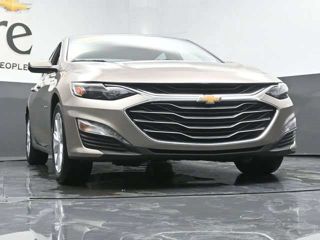 Used 2025 Chevrolet Malibu LT FWD image 3