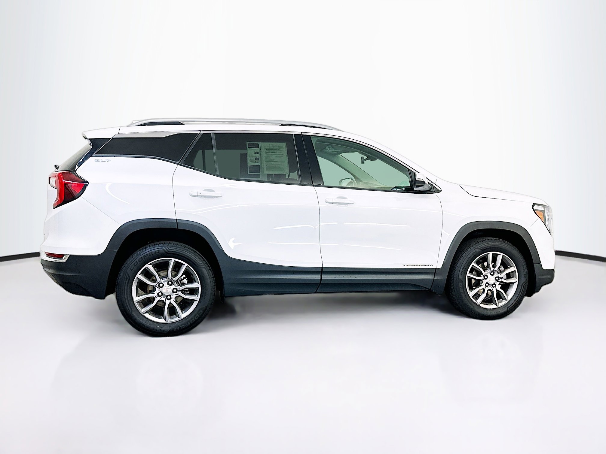 Used 2022 GMC Terrain SLT AWD/4WD image 10