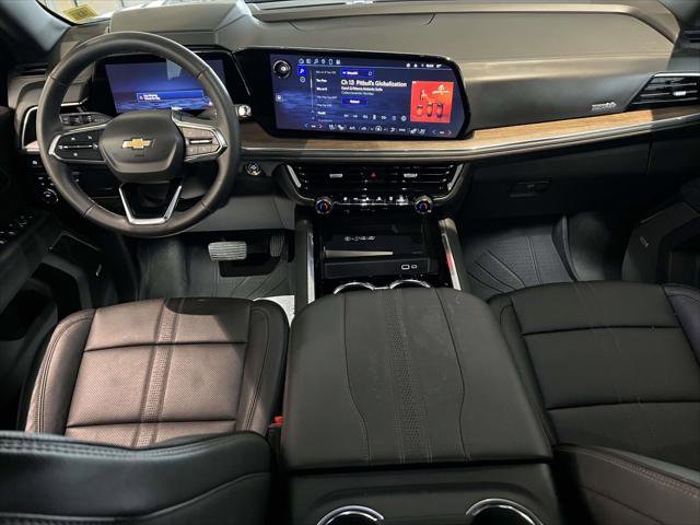 Used 2025 Chevrolet Suburban High Country image 13