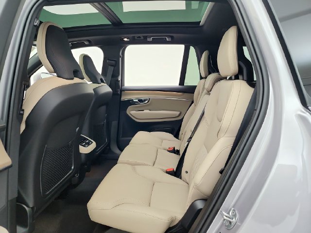 New 2026 Volvo XC90 B6 Plus w/ Protection Package AWD/4WD image 24