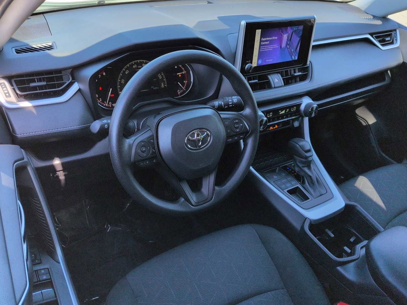 Used 2025 Toyota RAV4 XLE AWD/4WD image 10