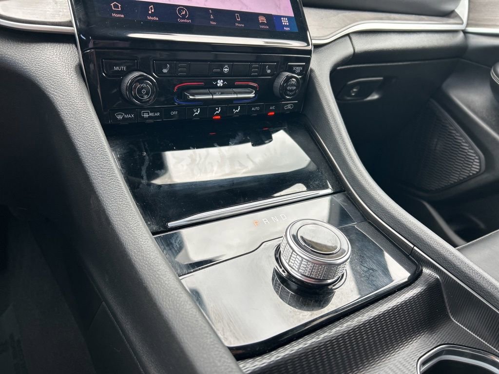 Used 2024 Jeep Grand Cherokee L Limited image 36