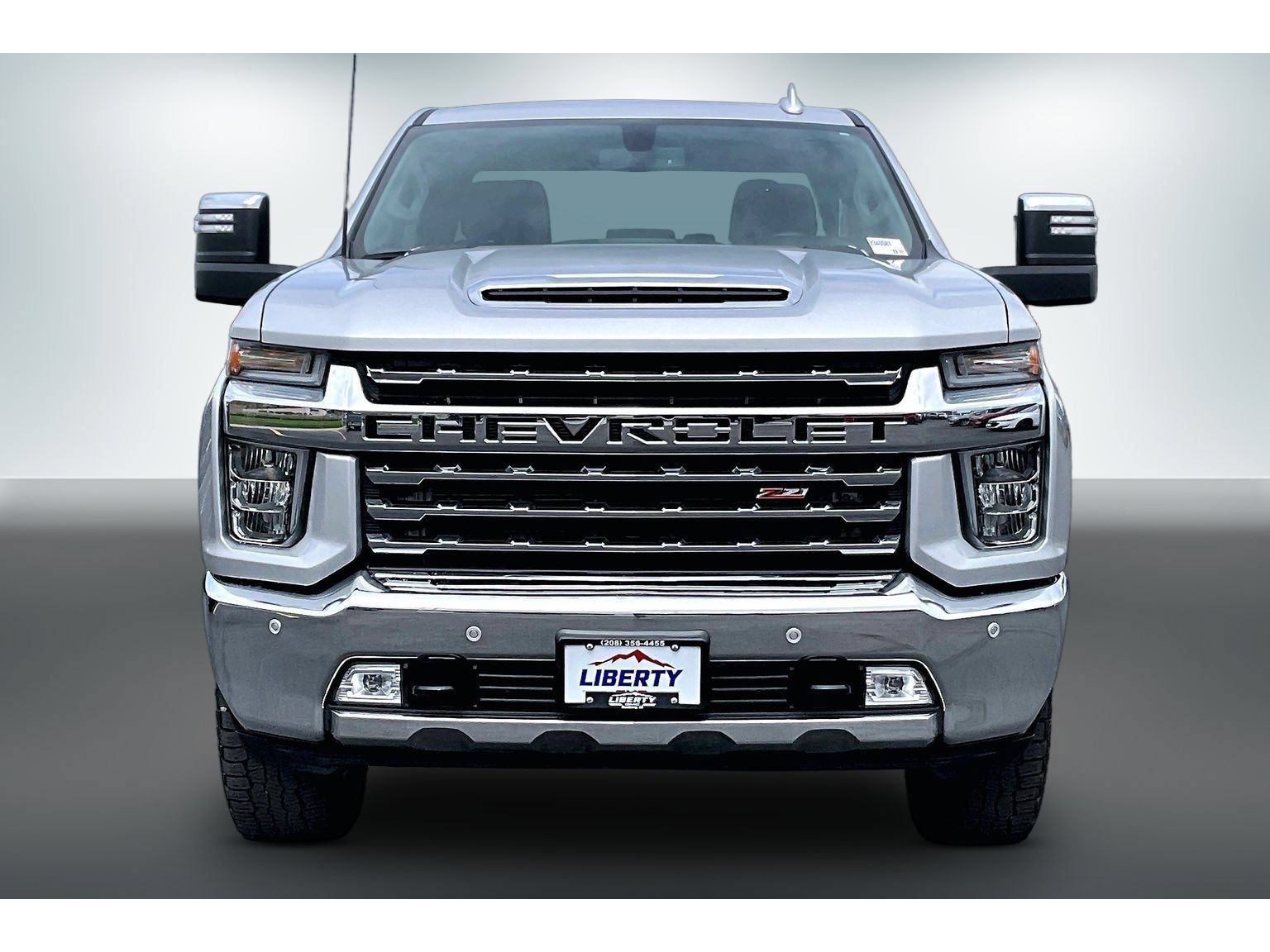 Used 2023 Chevrolet Silverado 3500 LTZ AWD/4WD image 2