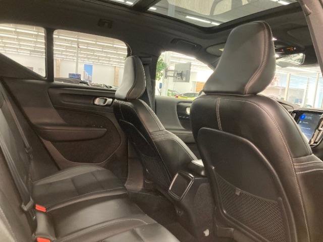 Used 2019 Volvo XC40 T5 Momentum AWD/4WD image 13