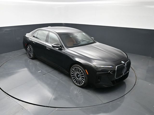 Used 2025 BMW 760i xDrive w/ Executive Package AWD/4WD image 22