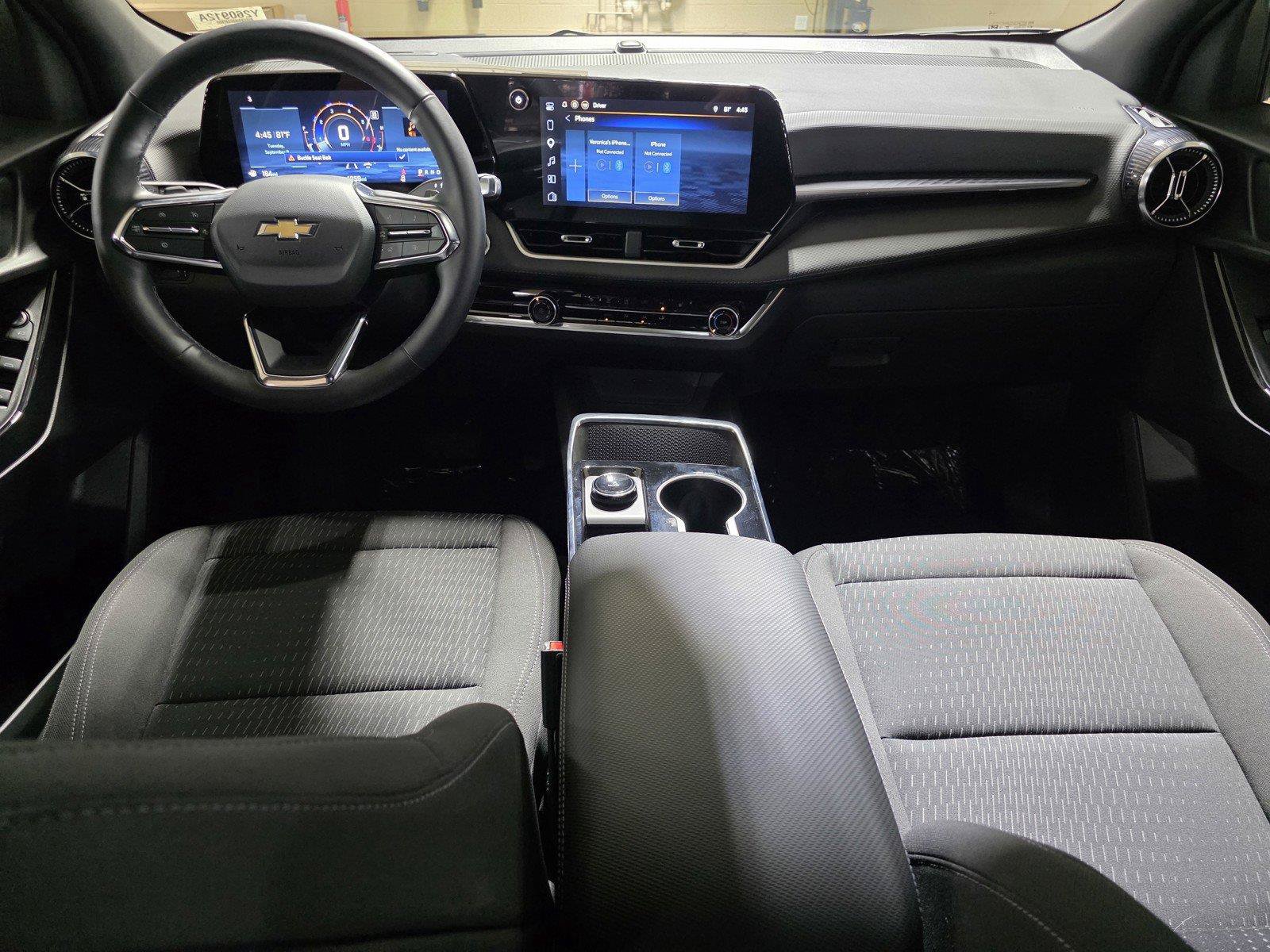 Used 2026 Chevrolet Equinox LT w/ Safety and Technology Package FWD image 18