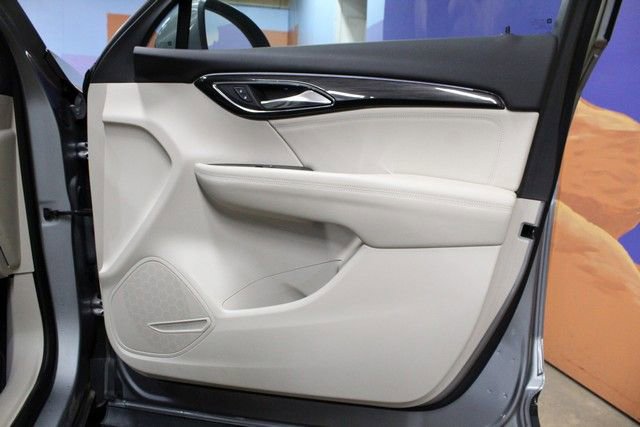 Used 2023 Buick Envision Preferred image 9