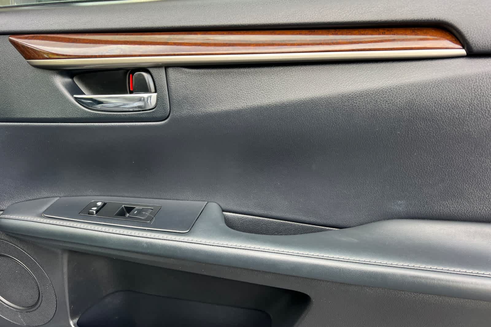 Used 2014 Lexus ES 350 w/ Luxury Package FWD image 18