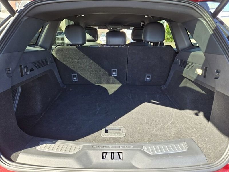 Used 2024 Lincoln Nautilus Reserve w/ Jet Appearance Package (87T) AWD/4WD image 18