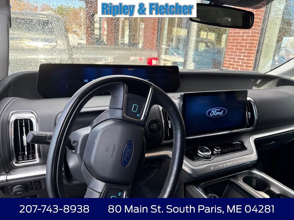 Used 2025 Ford Expedition Max Platinum AWD/4WD image 9