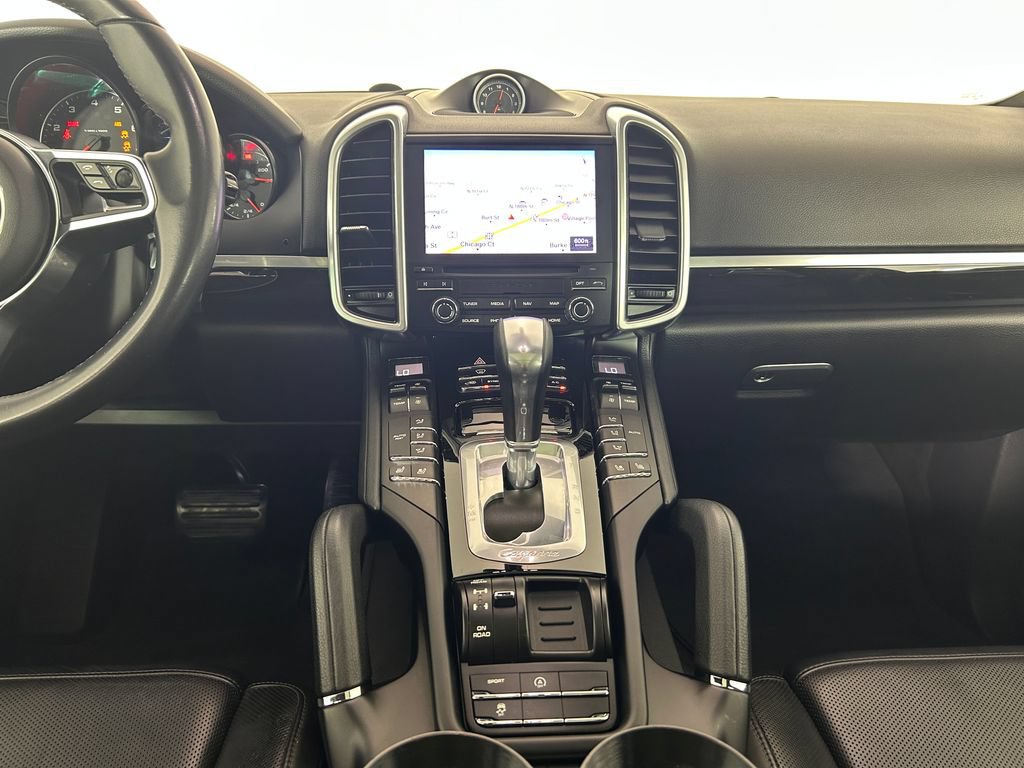 Used 2017 Porsche Cayenne Platinum Edition AWD/4WD image 19