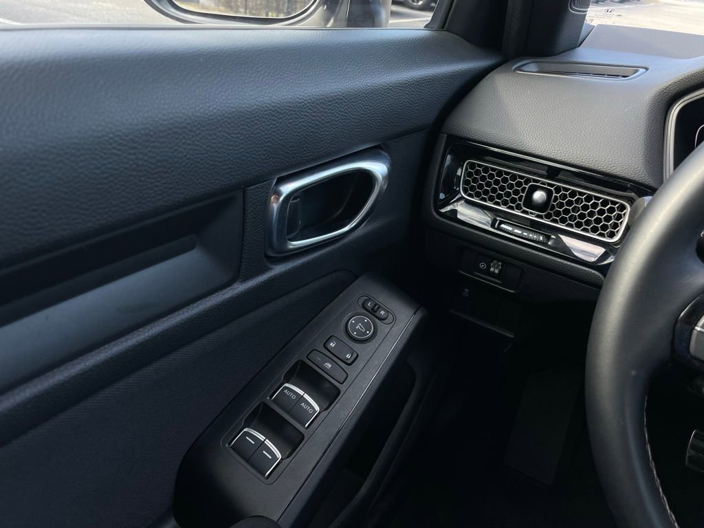 Certified 2025 Honda Civic Sport image 22