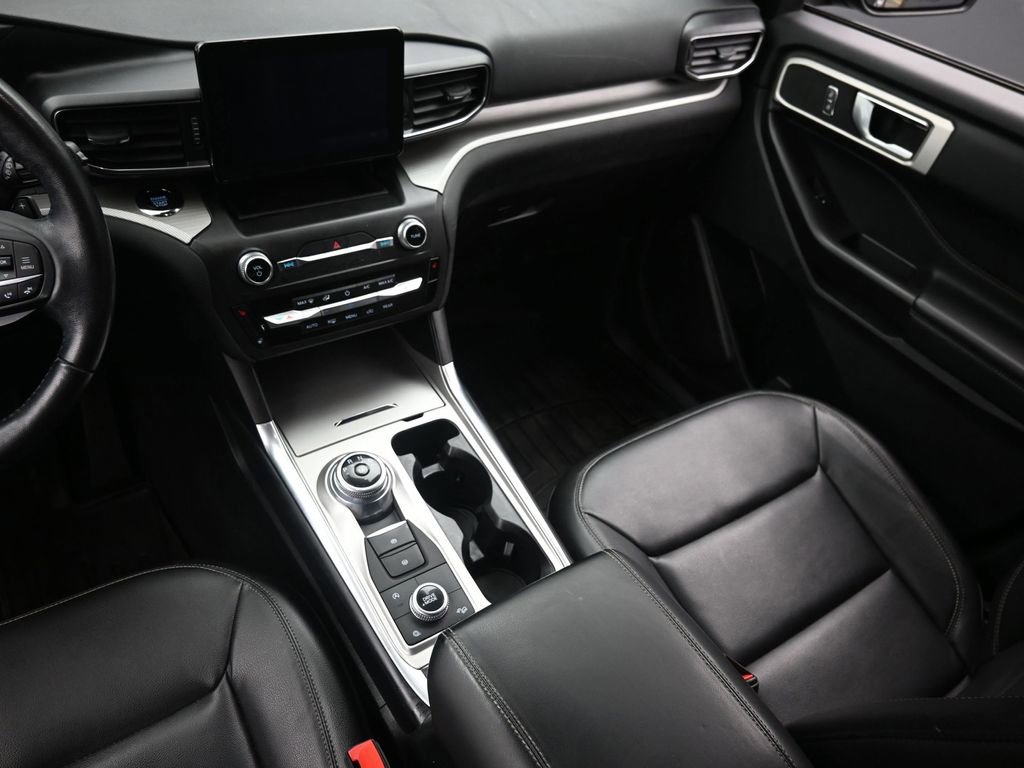 Used 2020 Ford Explorer XLT w/ Equipment Group 202A image 13