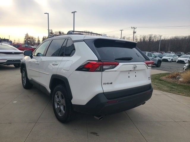 Used 2022 Toyota RAV4 XLE image 5