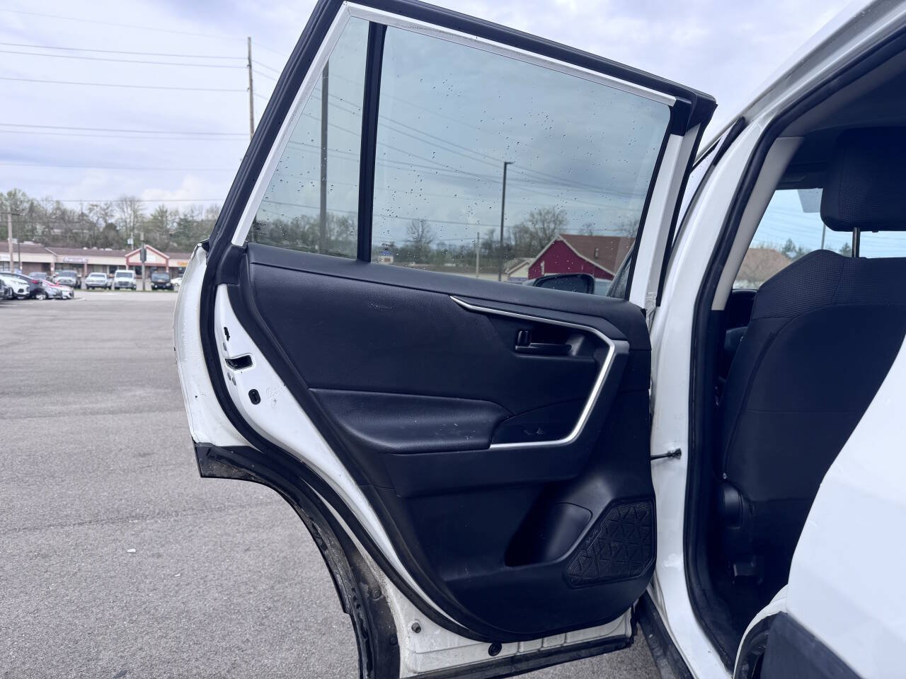 Used 2020 Toyota RAV4 LE FWD image 14