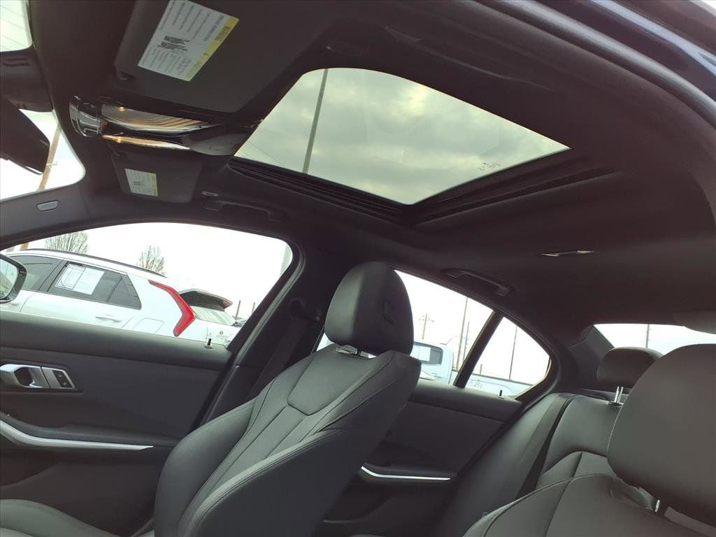 Used 2020 BMW 330i xDrive Sedan w/ Convenience Package image 21