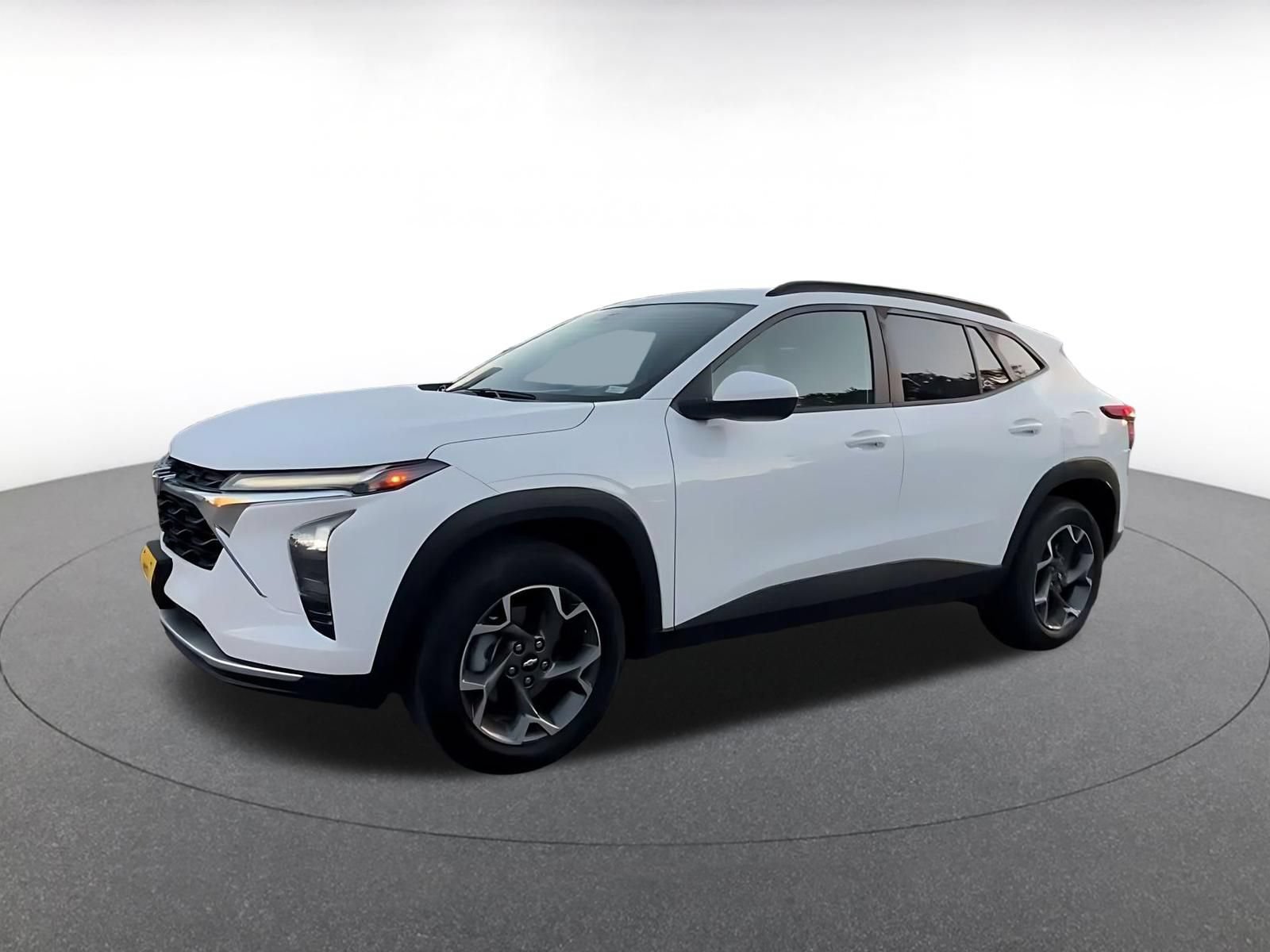 Used 2026 Chevrolet Trax LT FWD image 7