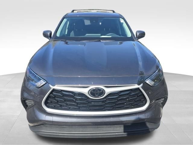 Used 2023 Toyota Highlander L image 11