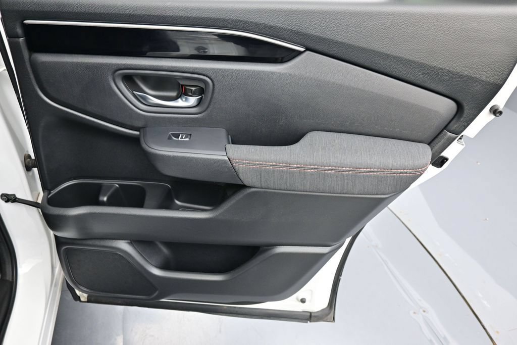 Certified 2023 Honda Pilot Sport image 32