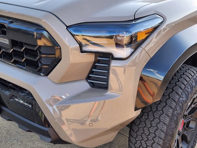 Used 2025 Toyota Tacoma TRD Pro AWD/4WD image 8