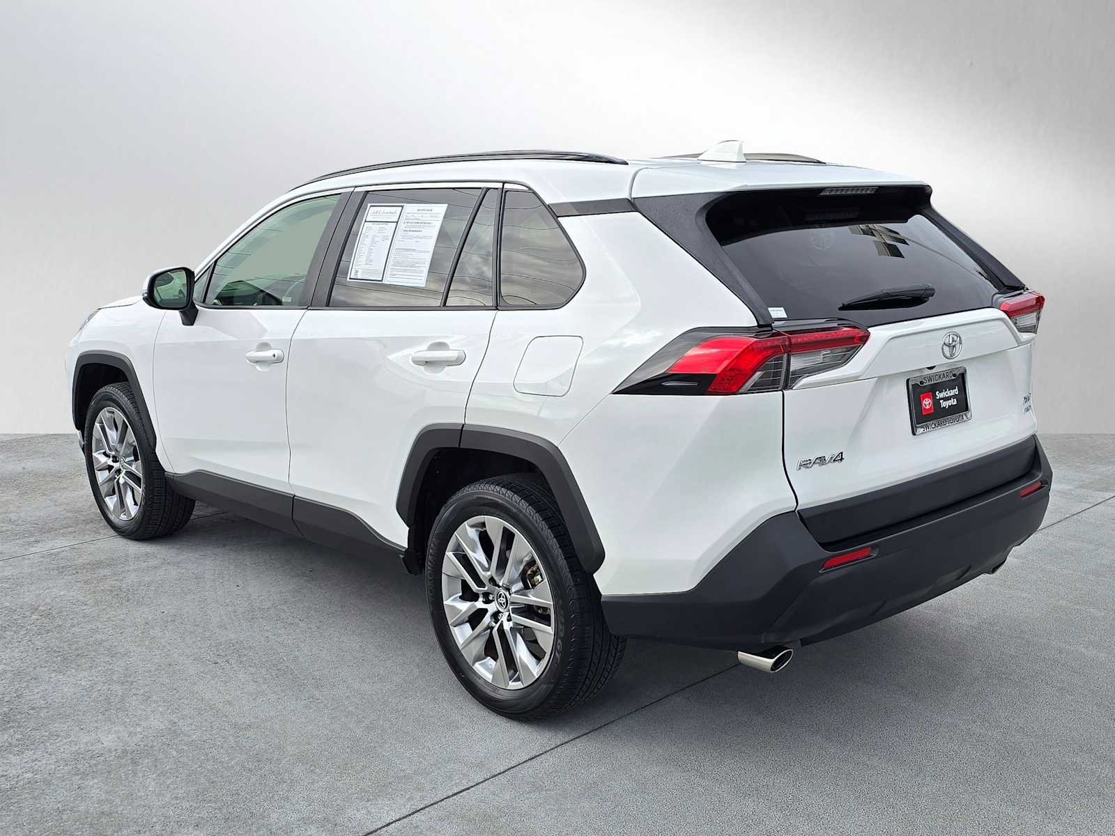 Certified 2020 Toyota RAV4 XLE Premium image 5