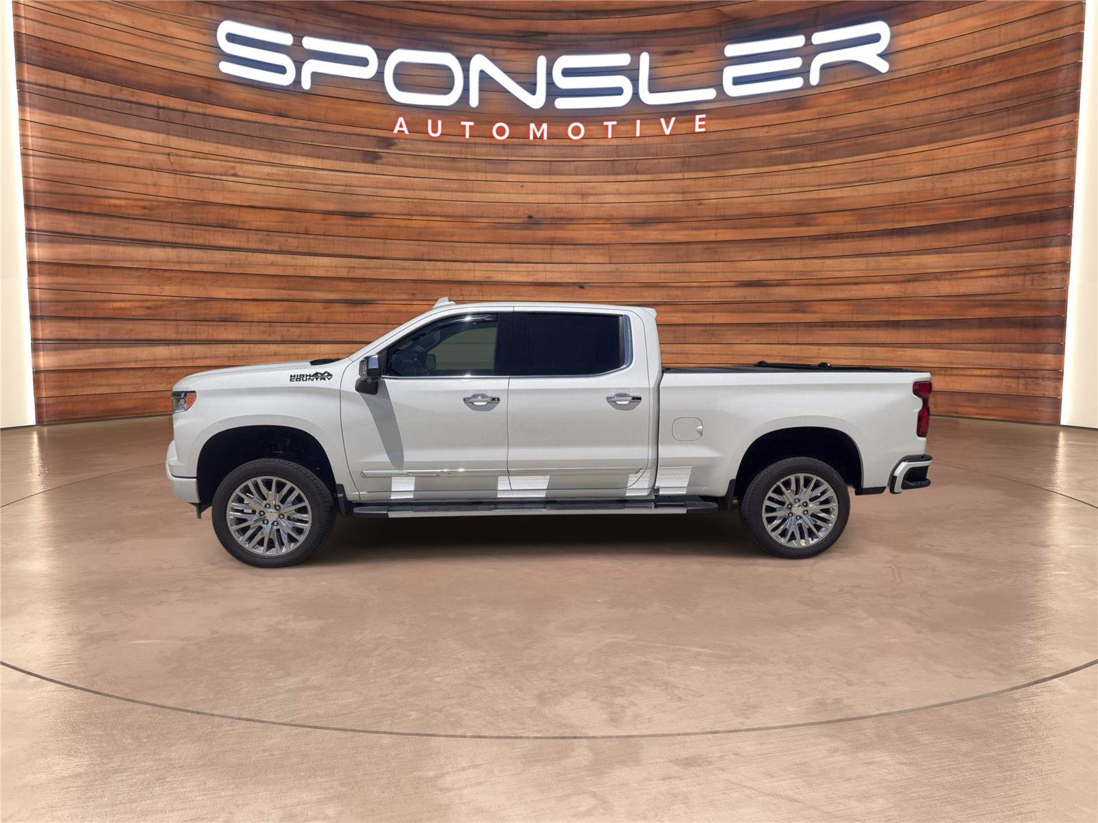 Used 2025 Chevrolet Silverado 1500 High Country w/ High Country Premium Package AWD/4WD video 2