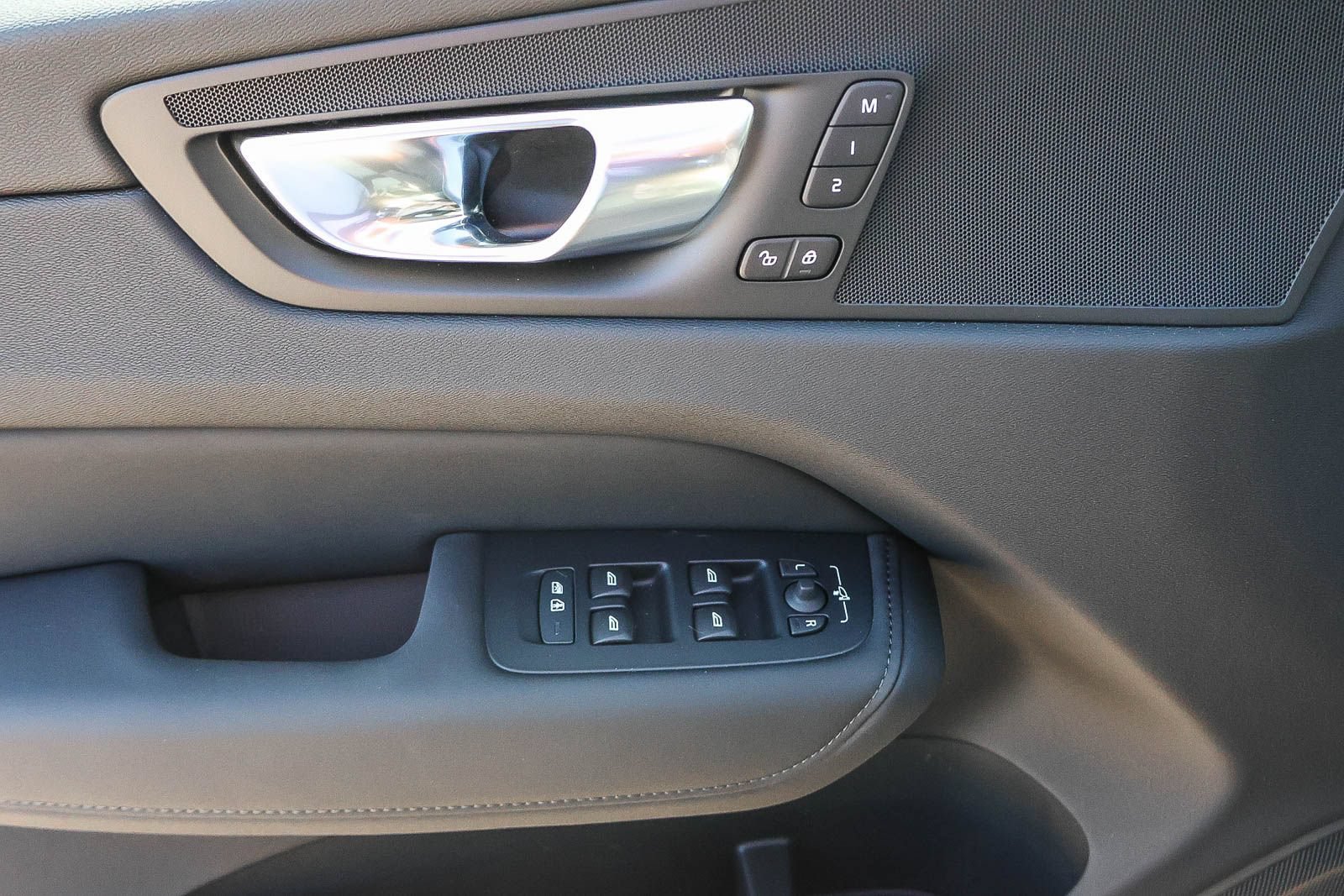 New 2026 Volvo XC60 T8 Core w/ Climate Package AWD/4WD image 30