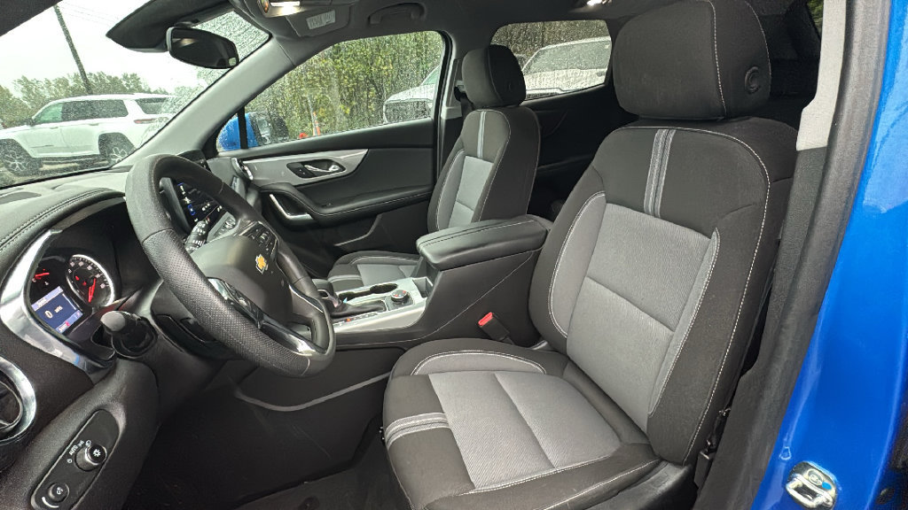 Used 2025 Chevrolet Blazer LT AWD/4WD image 9