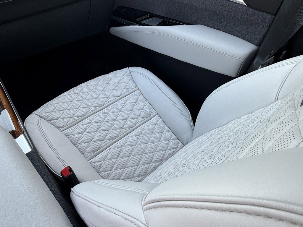 Certified 2025 Cadillac Escalade Sport Platinum image 14