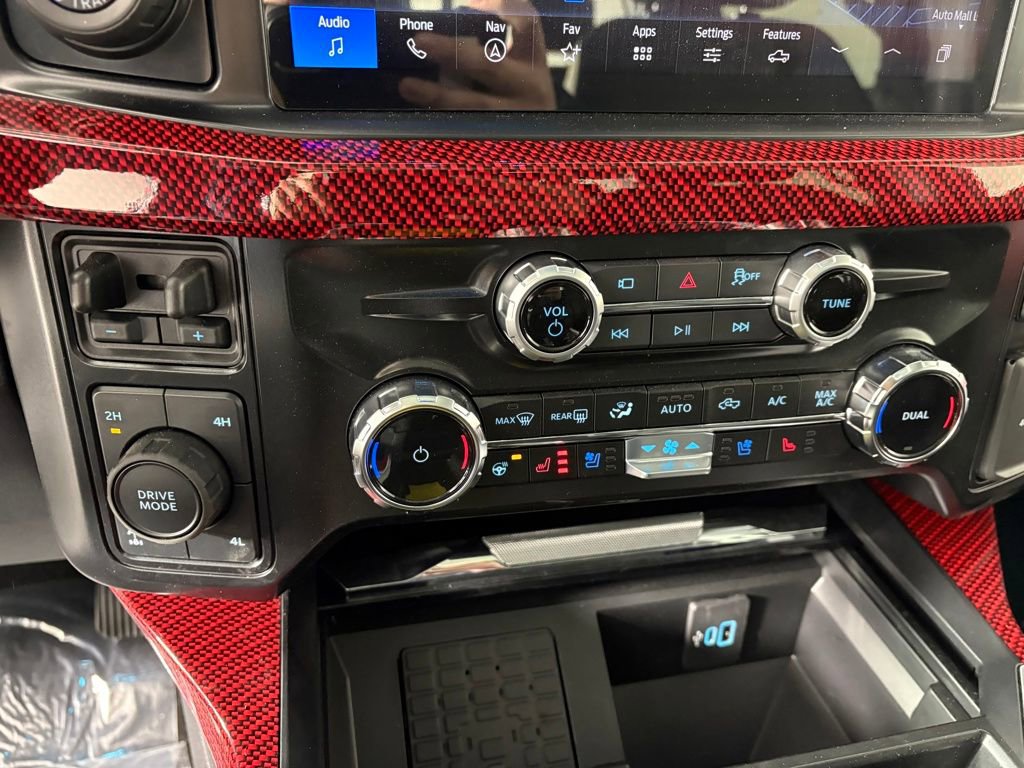New 2025 Ford F250 Lariat w/ Lariat Ultimate Package AWD/4WD image 24