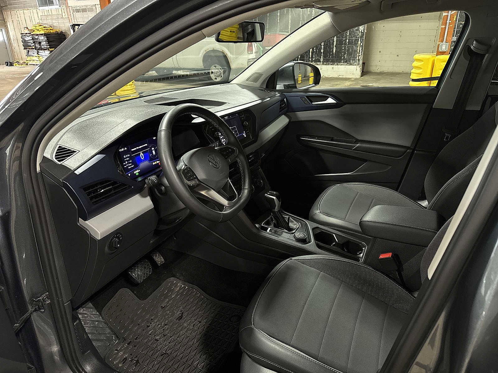 Used 2022 Volkswagen Taos SE image 29