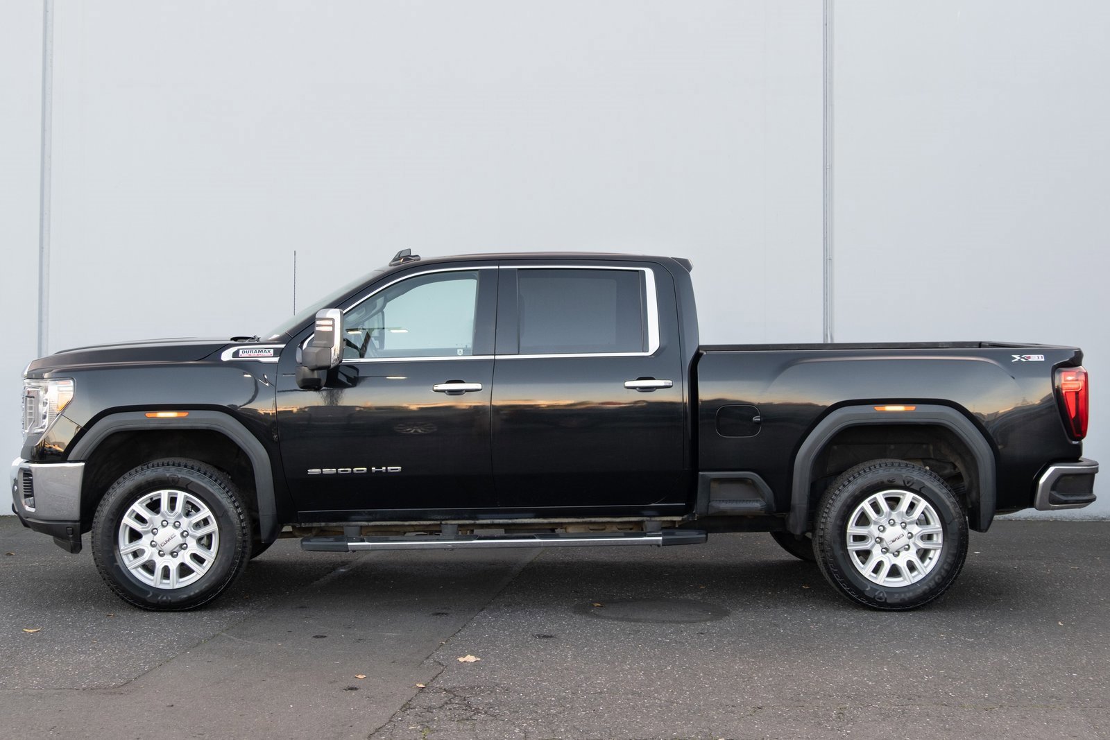 Used 2021 GMC Sierra 3500 SLT w/ SLT Premium Package image 32
