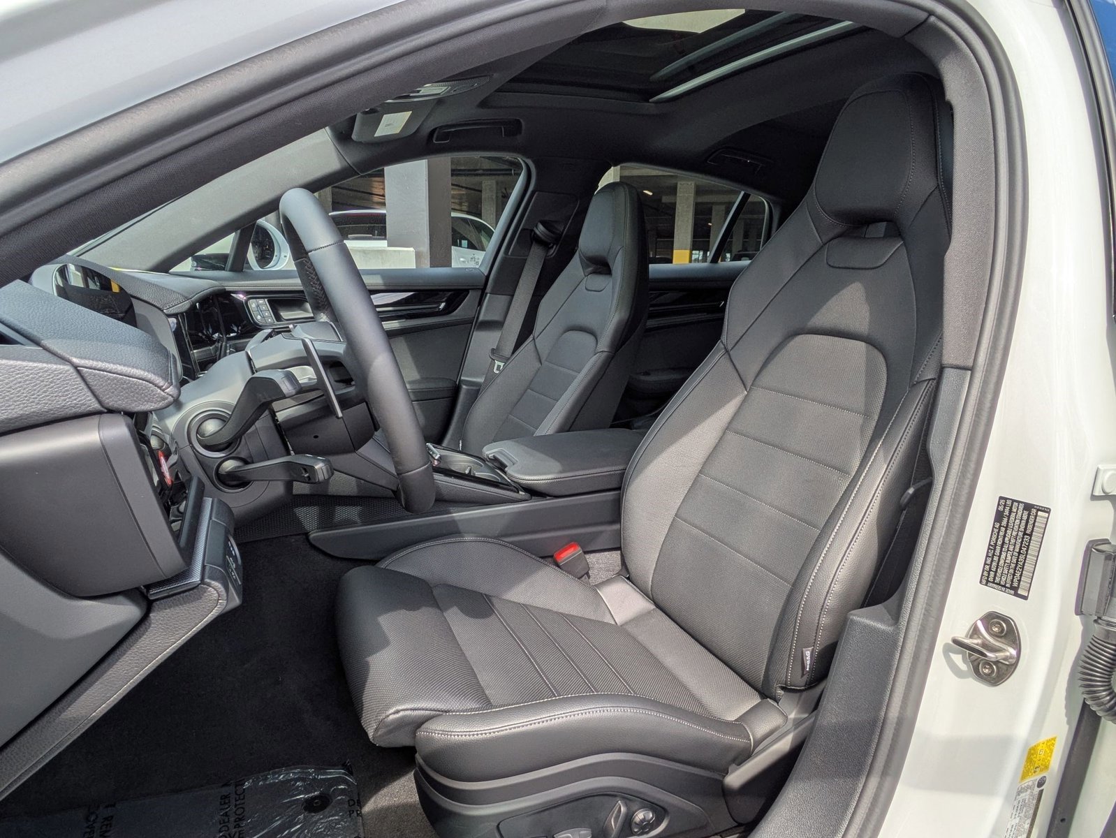 New 2025 Porsche Panamera 4 image 5