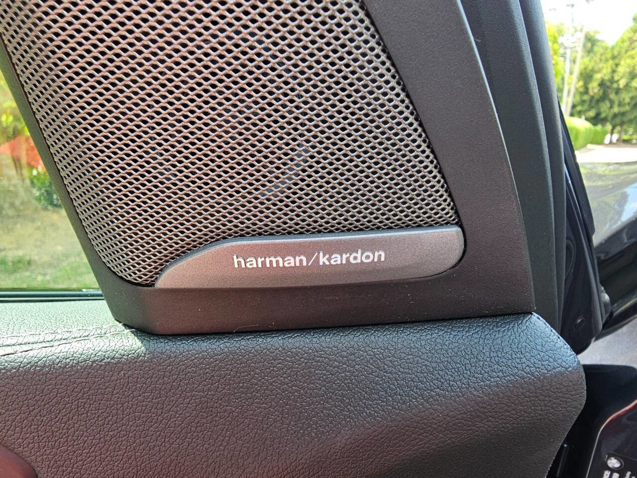 Used 2021 BMW X7 xDrive40i w/ Premium Package image 11