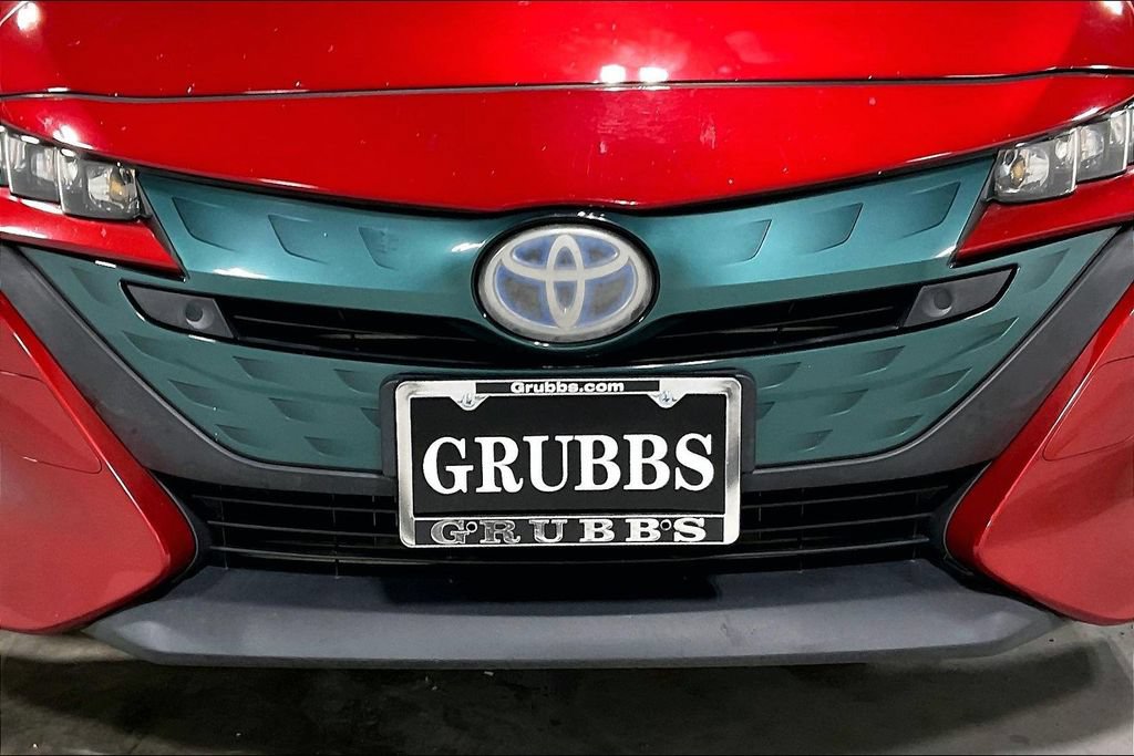 Used 2018 Toyota Prius Prime Advanced FWD image 32