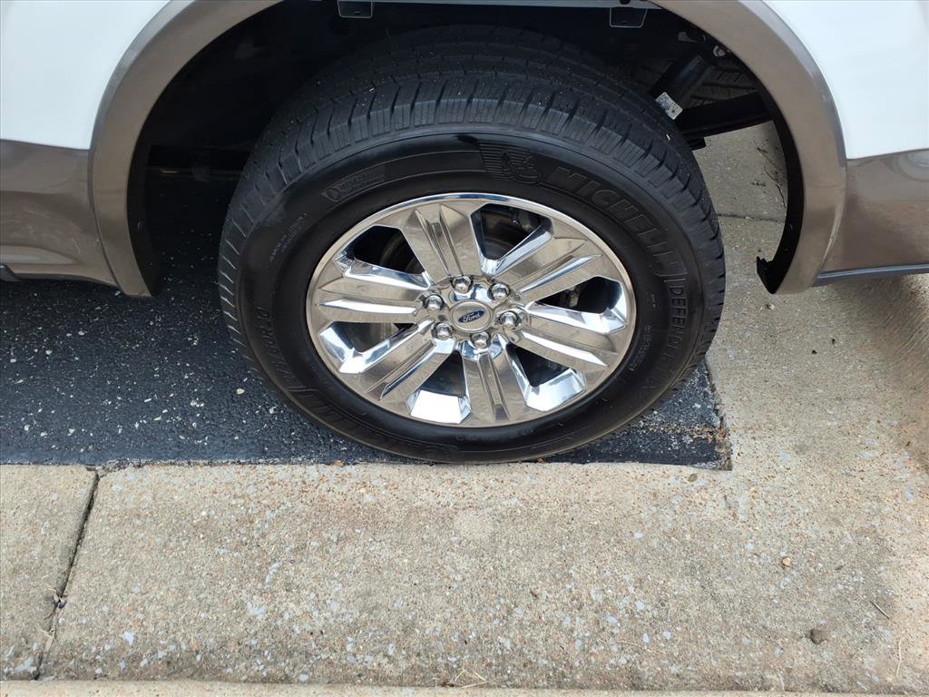 Used 2019 Ford F150 Lariat w/ Equipment Group 502A Luxury image 6